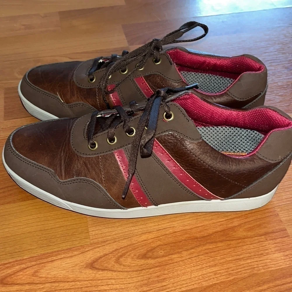 Footjoy men’s brown and red leather spikeless golf shoes Size 8.5